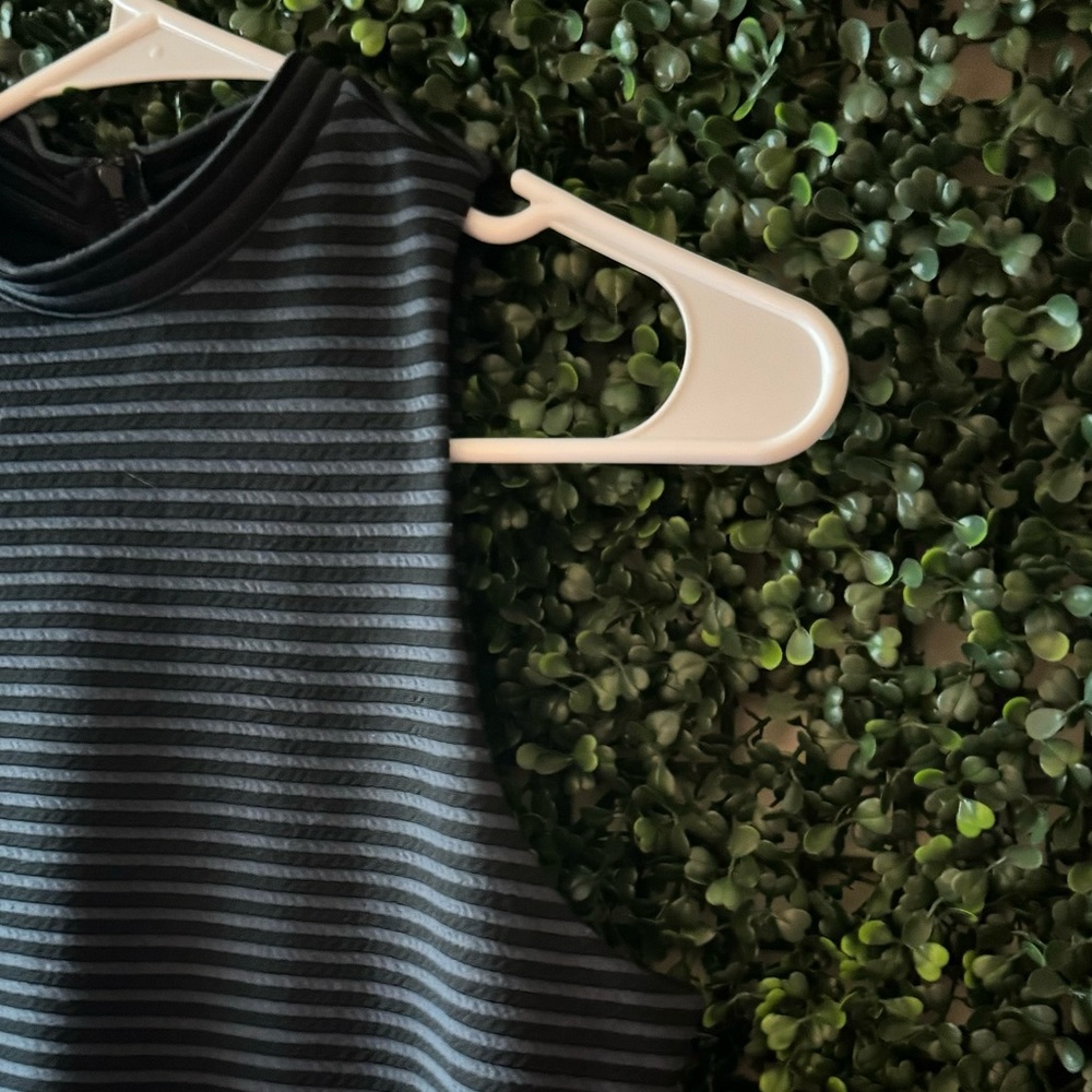 🔥5/$30🔥URBAN OUTFITTERS SILENCE + NOISE MOCK NECK DRESS - Picture 7 of 11